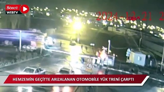 Hemzemin geçitte arızalanan otomobile yük treni çarptı