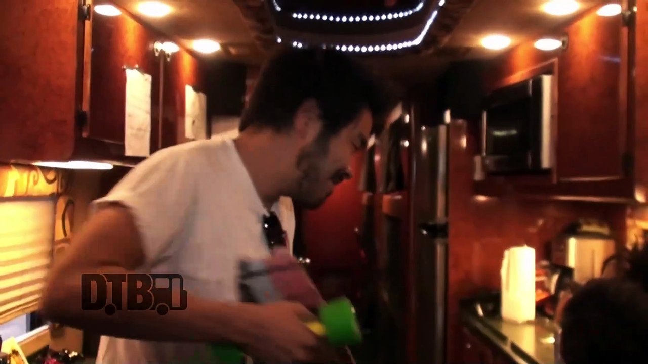 Crossfaith - BUS INVADERS (Revisited) Ep. 262 [2013]