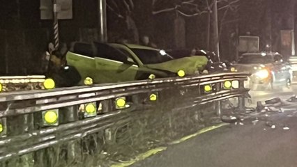 의정부서 SUV 중앙분리대 충돌...1명 경상 / YTN