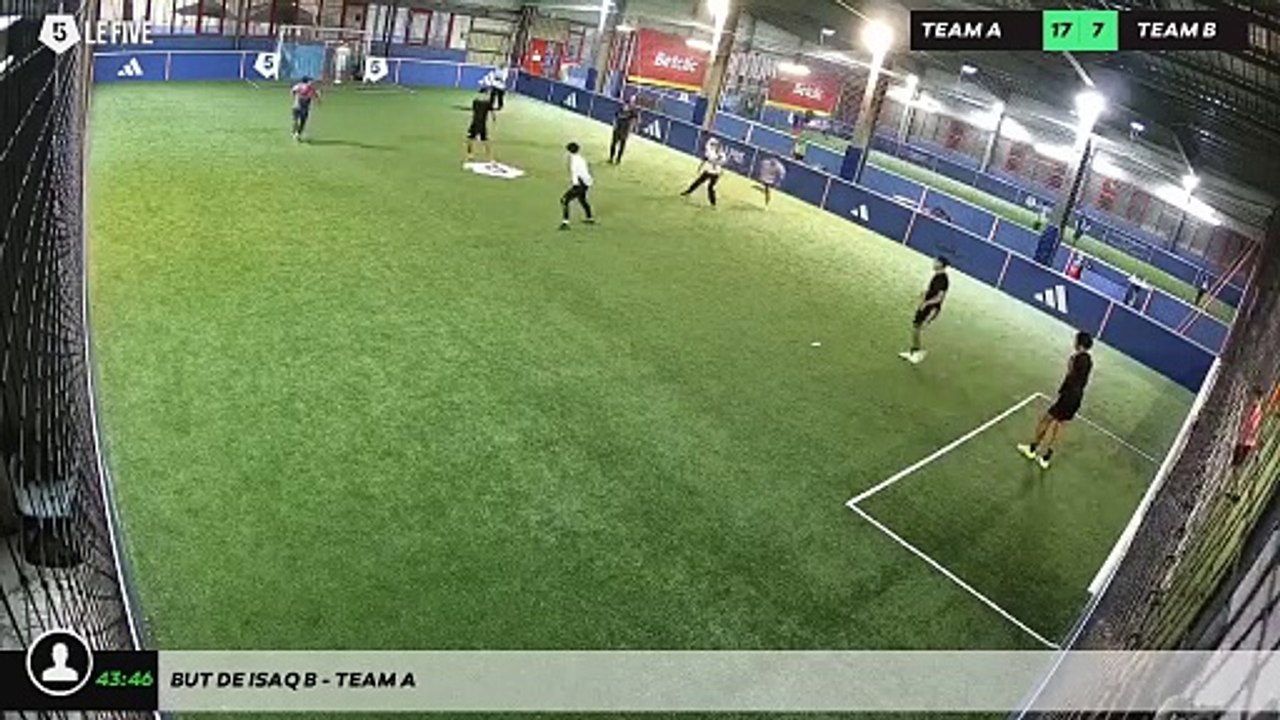 But de Isaq B - Team A