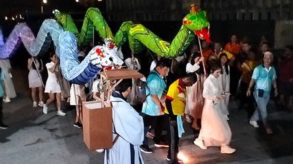 威省大旗鼓游行庆蛇年：《青蛇与白蛇传》亮相，许仙与法海齐登场🐍