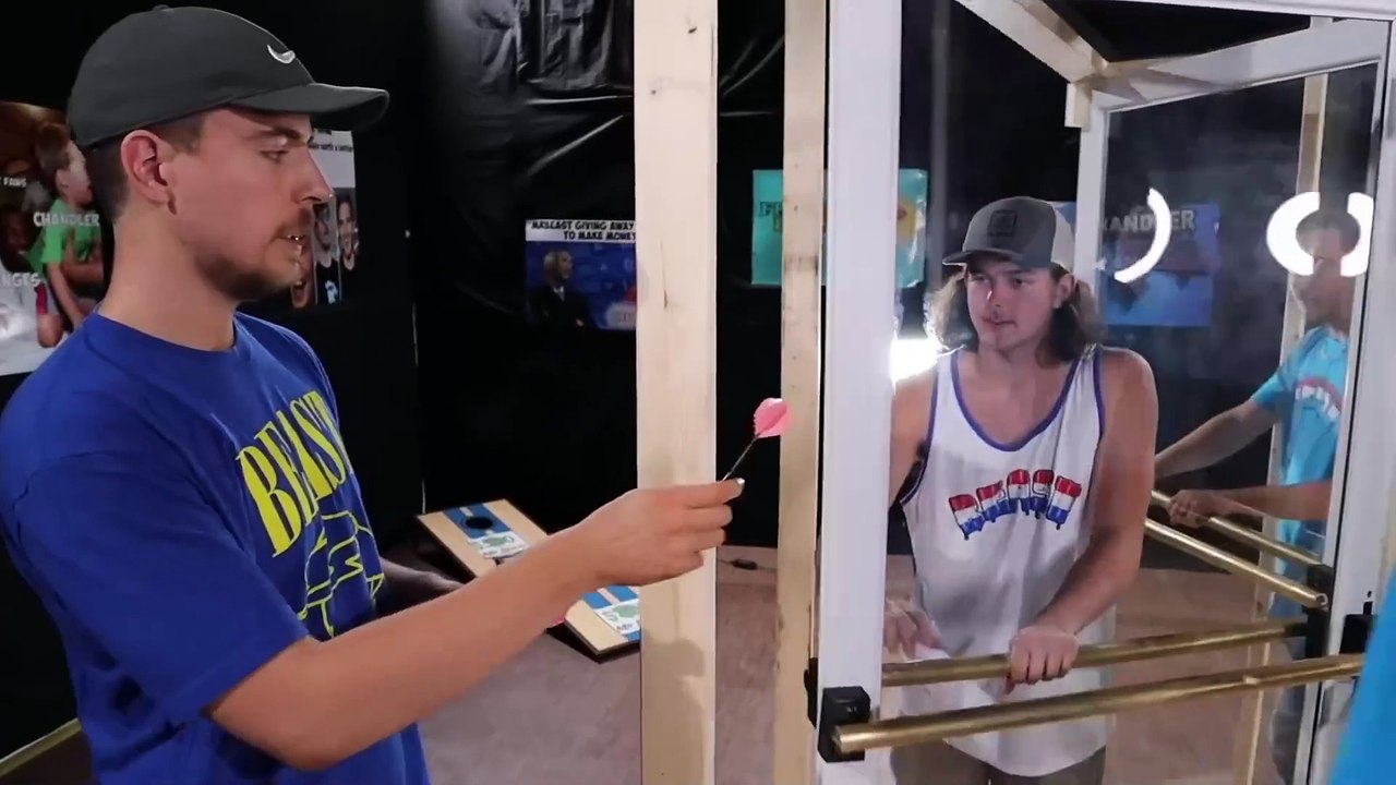 Last To Leave Revolving Door Wins _50_000(1080P