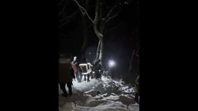 양평 용문산에 30대 등산객 고립...10시간 만에 구조 / YTN