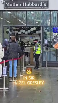 Massive queues as new Doncaster fish and chip shop offers food at 1972 prices