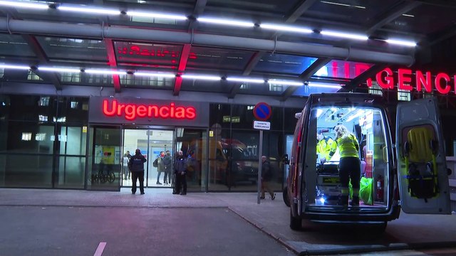Jacobo Martos llega al hospital para acompañar a su padre y asegura que todo está bien