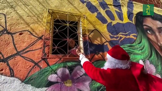 Más de 800 niños reciben una buena noticia con juguetes