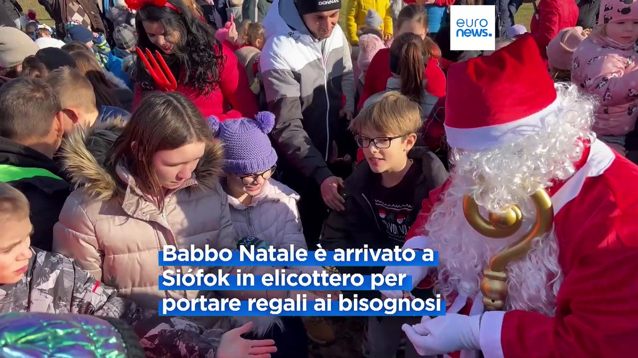 Ungheria: Babbo Natale ha portato i regali a Siófok in elicottero