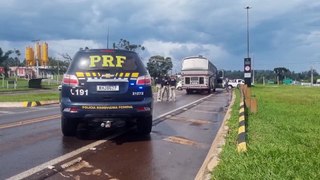 Ônibus quebra e interdita BR-277 no Trevo da Portal