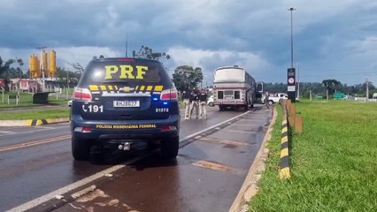 Ônibus quebra e interdita BR-277 no Trevo da Portal