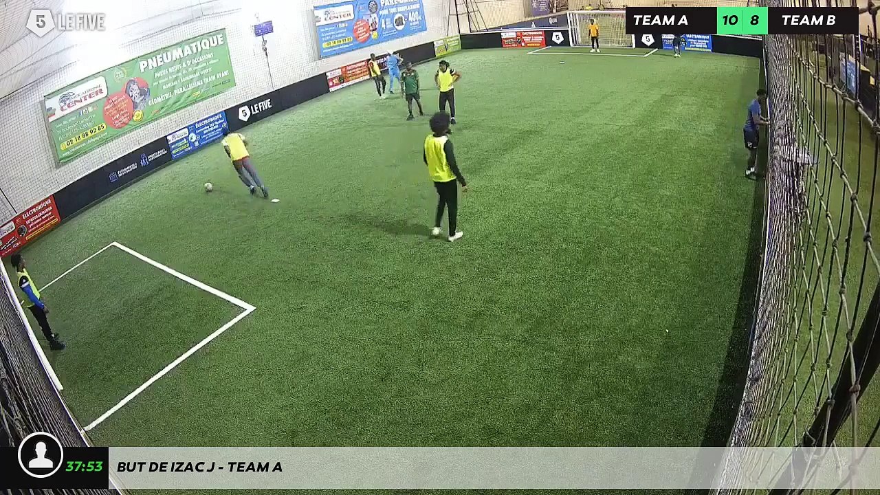 But de Izac J - Team A