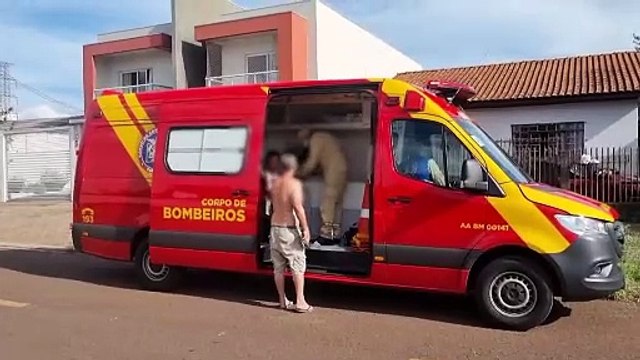 Mulher esmaga dedos enquanto limpava cilindro elétrico no Santa Felicidade