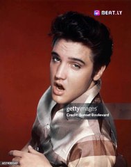 ELVIS PRESLEY CANTA,TA OK