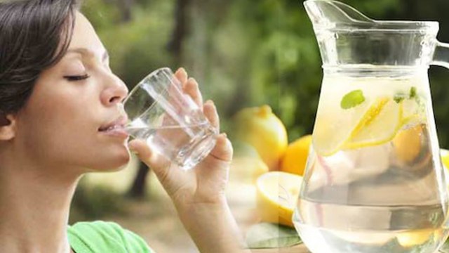 सर्दियों में सुबह खाली पेट नींबू पानी पीने के फायदे | Subah Khali Pet Pani Nimbu Pani Peene Ke Fyade