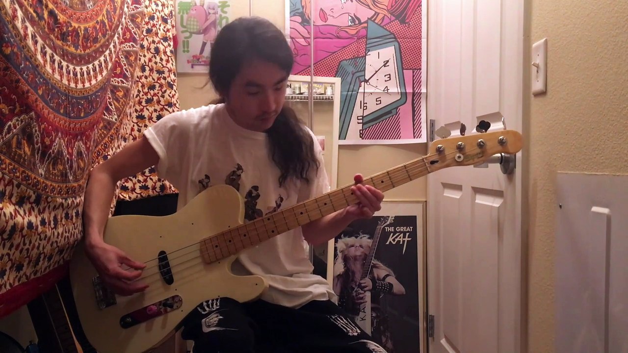 Crystal Castles | Suffocation