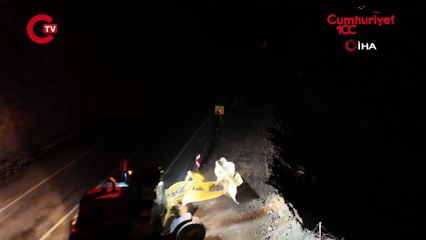 Artvin’de heyelan ulaşımı felç etti!