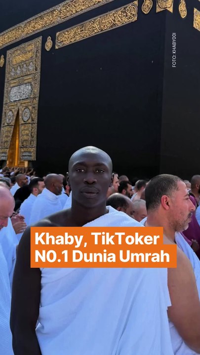 Tiktoker No. 1 Dunia Khaby Lame Laksanakan Umroh