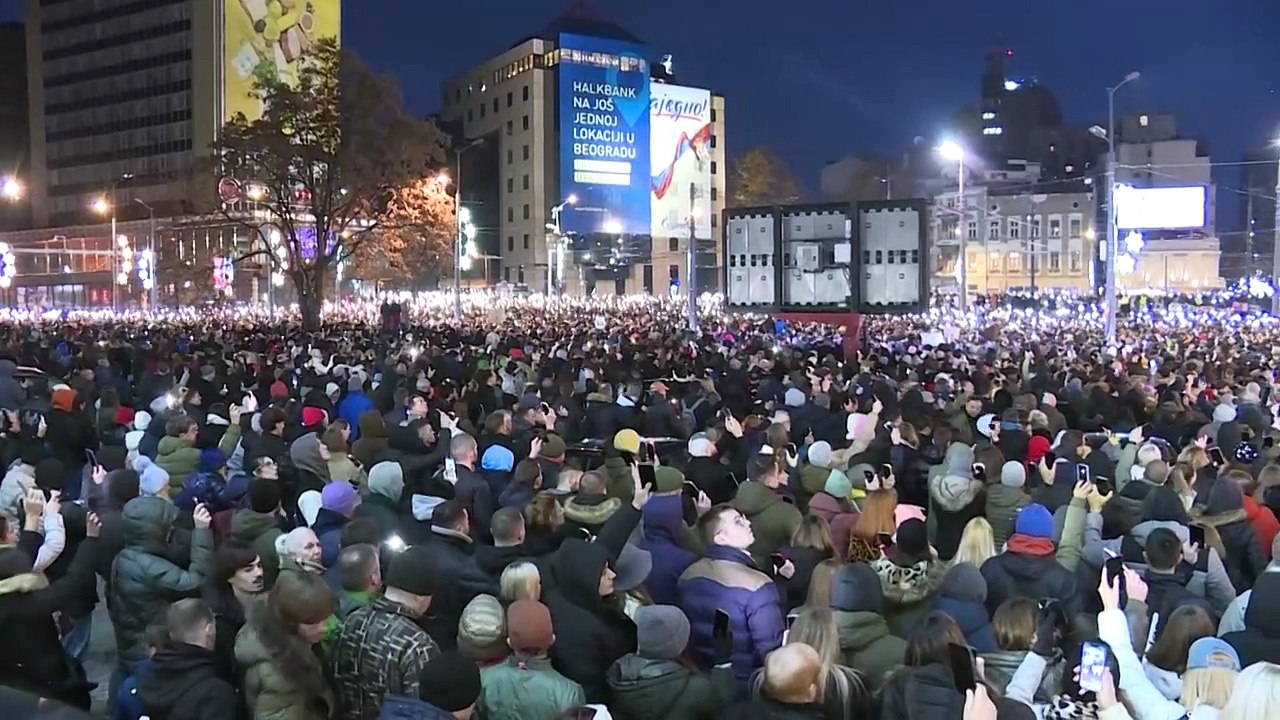 Serbien: Massendemo gegen Korruption nach Bahnhof-Einsturz