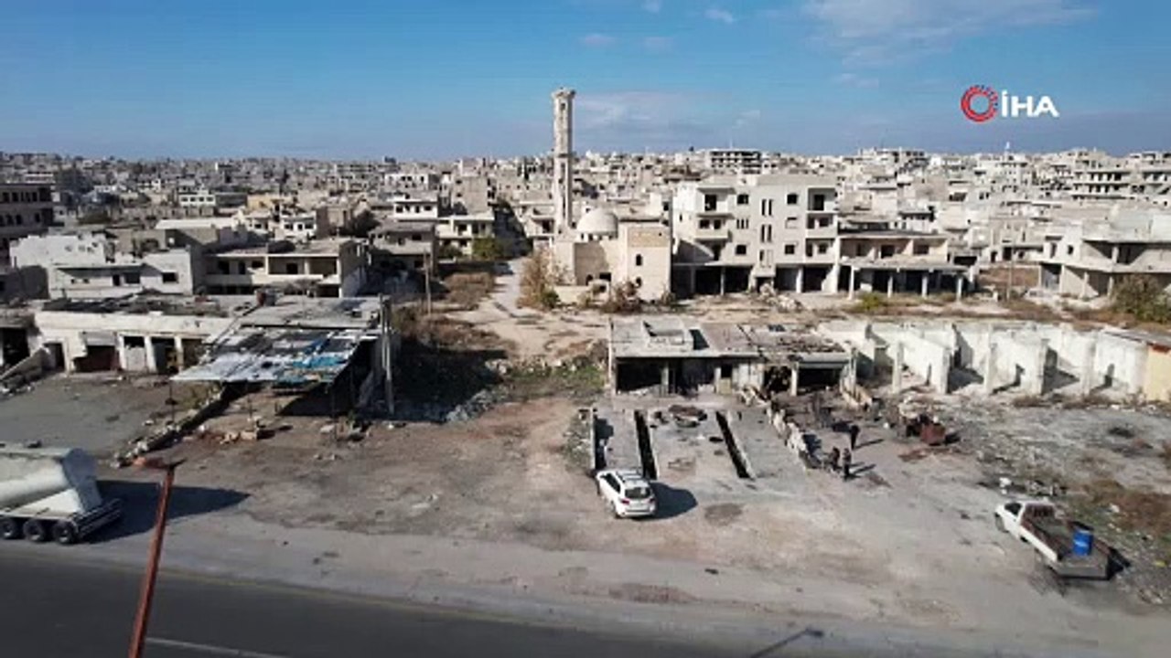 Rejim askerlerinin bombaladıkları evlerin demirlerini söküp sattığı ortaya çıktı