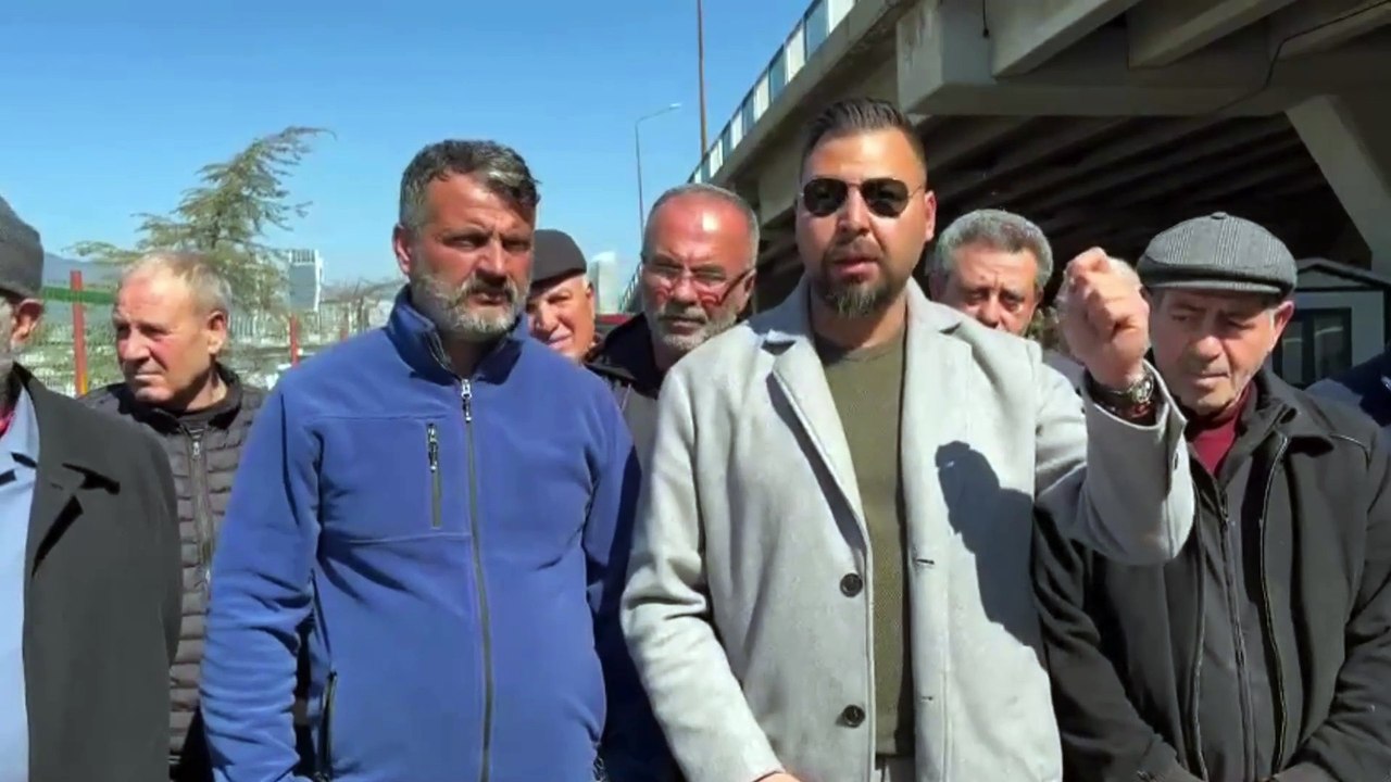 İzmir’de bit pazarına beton engel: Belediyeye esnaftan tepki!