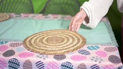 Idee per decorare la tavola di Pasqua: fiori, colori e dettagli