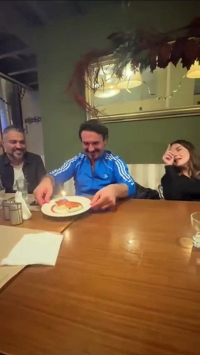 Μελέτης Ηλίας: Γιόρτασε τα γενέθλιά του δίπλα σε Λασκαράκη-Σουλτάτο -Η ηλικία, η τούρτα & η... ευχή!