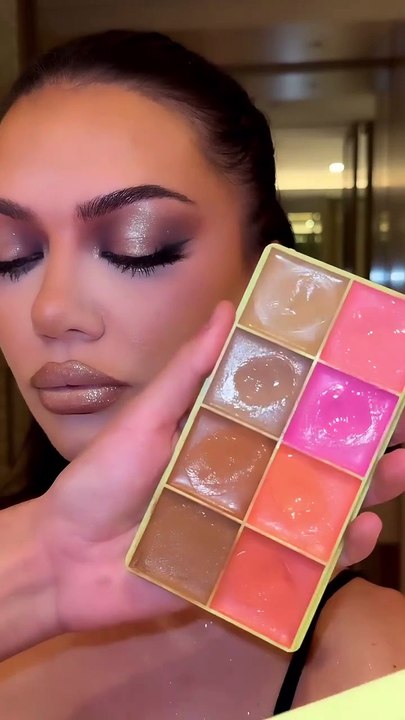 GORGEOUS MAKEUP