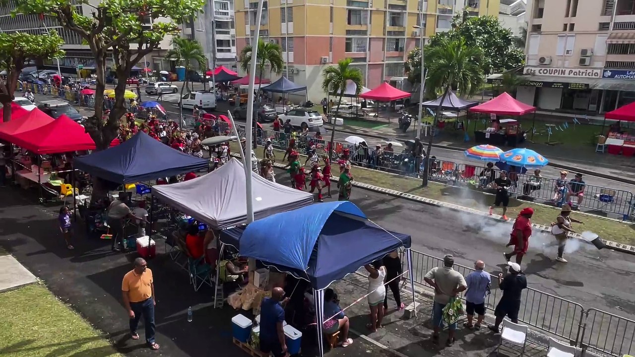 10h01 Pointe-à-Pitre Groupé de Carnaval Guadeloupe en Direct Live