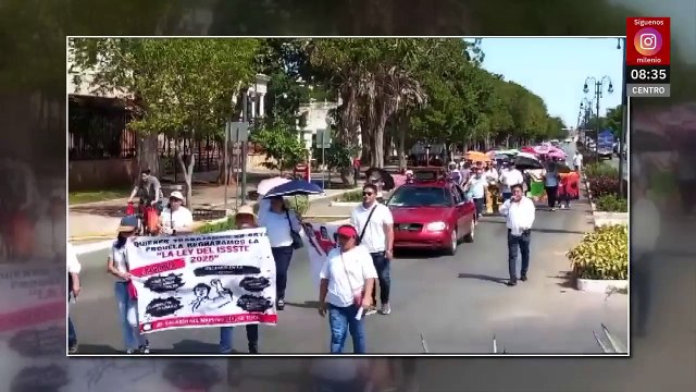 Maestros marchan contra la reforma del ISSSTE en Mérida, Yucatán