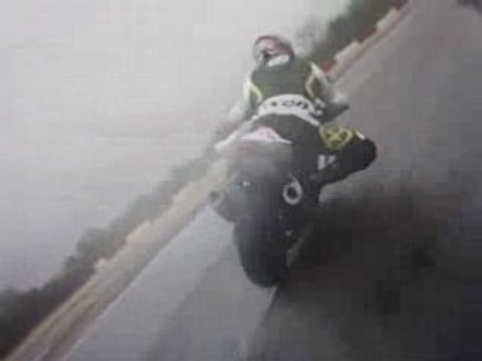 Camera embarquée seb dijon 28.04.2008 piste mouillée