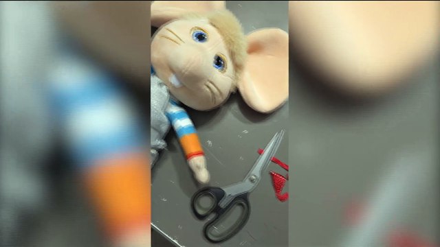 Carnevale, la maschera top la sfoggia il piccolo Giò Giò: virale il suo baby Lucio Corsi con topo Gigio. Come realizzarla