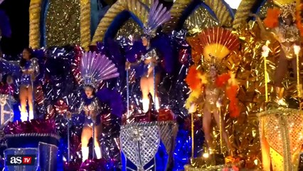 "O Carnaval é vida": Sambódromo do Rio brilha com música e dança pelo segundo dia