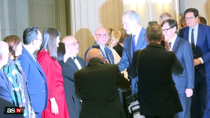 El Rey llega a la cena oficial del MWC 2025 sin la presencia de Pedro Sánchez, en Londres