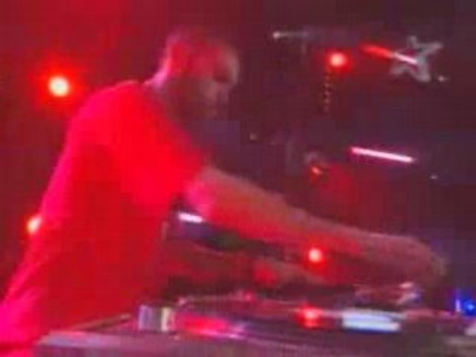 Re-introducing Svinkels + DJ Pone Spéciale