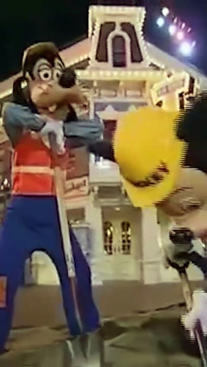 To małżeństwo mieszkało w DISNEYLANDZIE przez 15 lat! #shorts