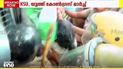 അണയാത്ത പ്രതിഷേധം; ഷഹബാസ് വധക്കേസ് പ്രതികളെ പരീക്ഷയെഴുതിക്കുന്നതിൽ വീണ്ടും KSU, MSF മാർച്ച്‌