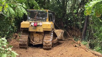 Use of D6R XL Bulldozer for New Roads in Hilly Regions