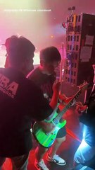 อ๊อฟ พูนศักดิ์ วง Big Ass วูบกลางเวที สปิริตแรงยืนเล่นจนจบเพลง