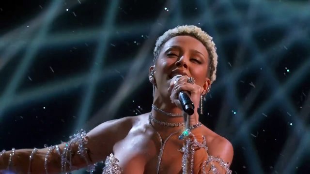 Doja Cat : “Diamonds Are Forever” performance - James Bond tribute Oscars 2025