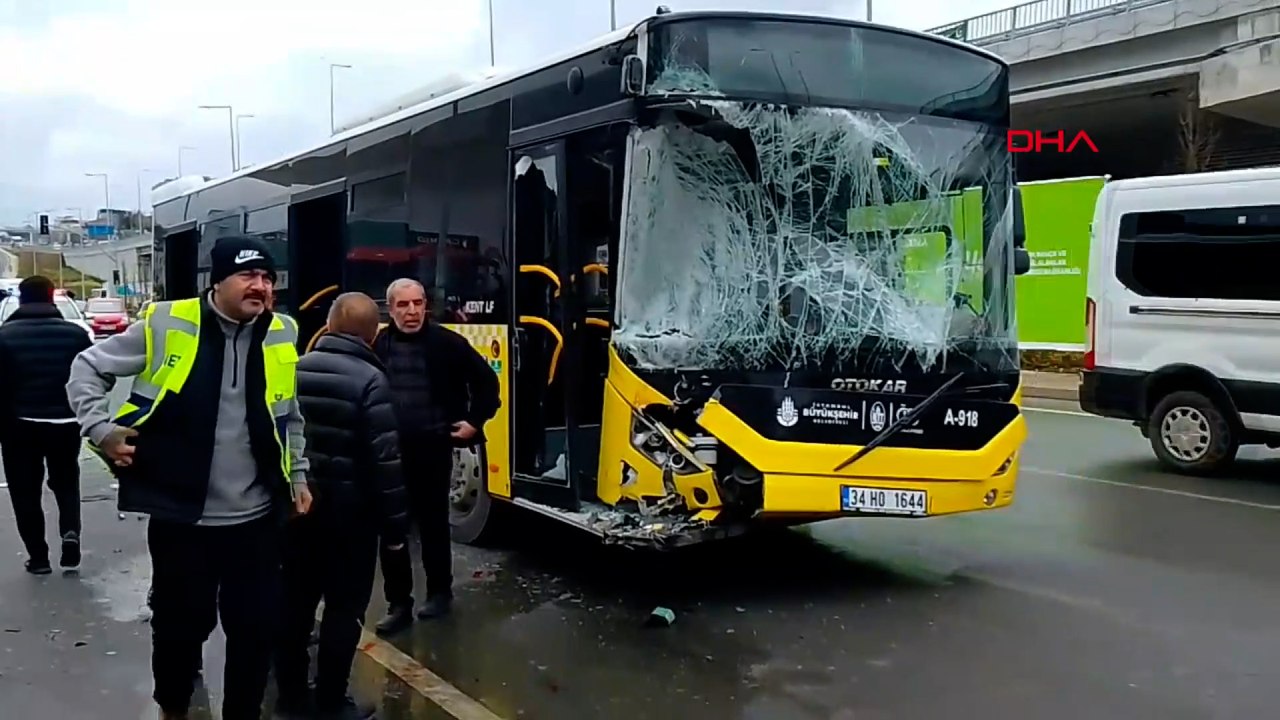 İETT otobüsüyle yolcu minibüsü çarpıştı: 3 yaralı