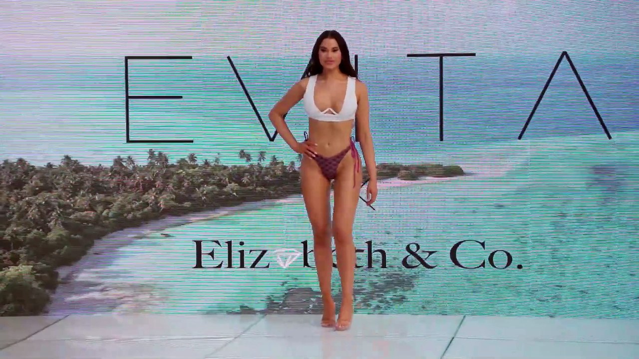 Courtney Lynn in Breathtaking Slow Motion | New York Swim Week 2023 ✨🔥