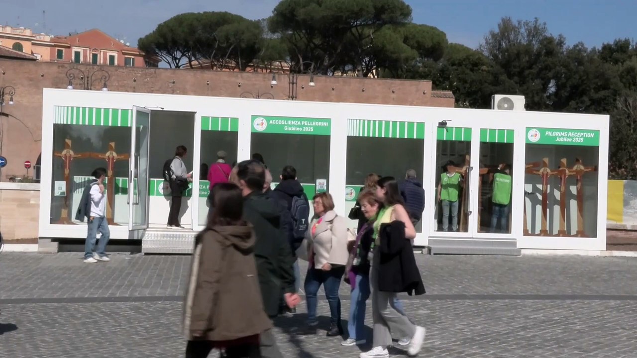 El papa da las gracias desde el hospital Gemelli a los fieles que rezan por él