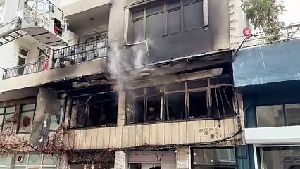 İstanbul'da büyük yangın: Mahsur kalanları vatandaşlar kurtardı