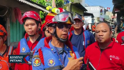 Detik-Detik Petugas Evakuasi Bayi dan Lansia Korban Banjir di Sejumlah Titik di Jakarta