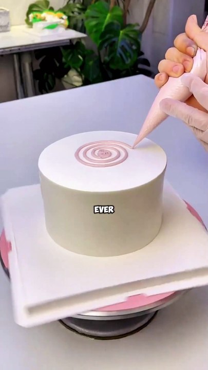 Dreamy cake decorating-drop your thoughts in the comments #cake #shorts #cakedecorating #cakeideas