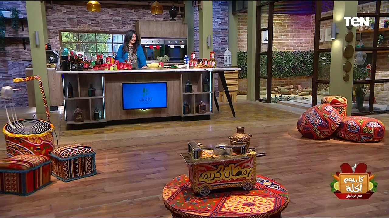 طريقة عمل بطاطس باشميل وشوربة كريمة الدجاج  مع الشيف فيفيان فريد | كل يوم اكلة