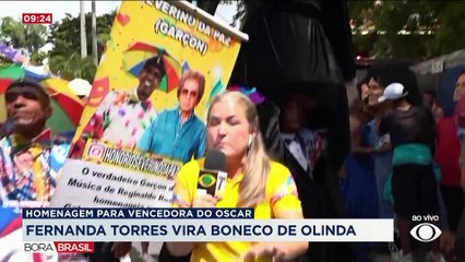Fernanda Torres é homenageada com boneco de Olinda