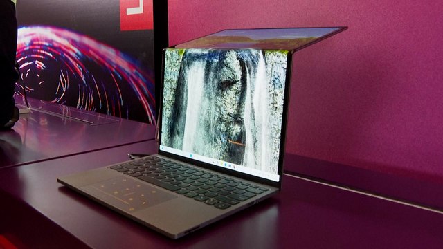 El portátil enrollable, el plegable y el anillo ratón: probamos las novedades de Lenovo