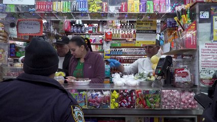 ارتفاع "جنوني" بسعر البيض يرغم سكان نيويورك على ابتكار أساليب للتكيف