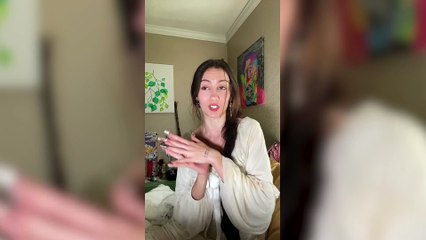 Woman discovers she’s the spitting image of a 1909 painting