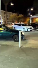 Un joven protagoniza una huida de película de la policía por un aparcamiento